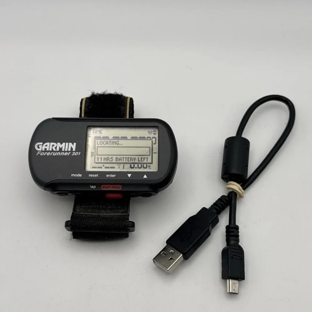 Garmin Forerunner 301 Personal Trainer With Strap and charging cord working